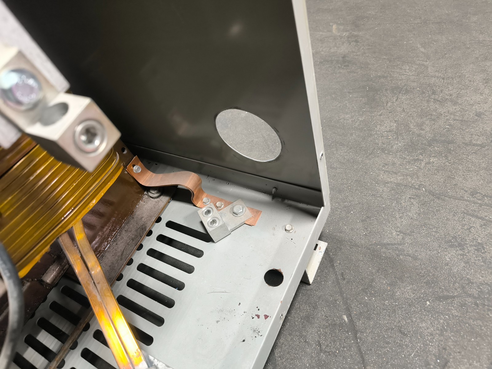 112.5 KVA 480 Primary, 208/120 Secondary, General Electric #9T23B3875, Transformer, 3 phase - Image 6