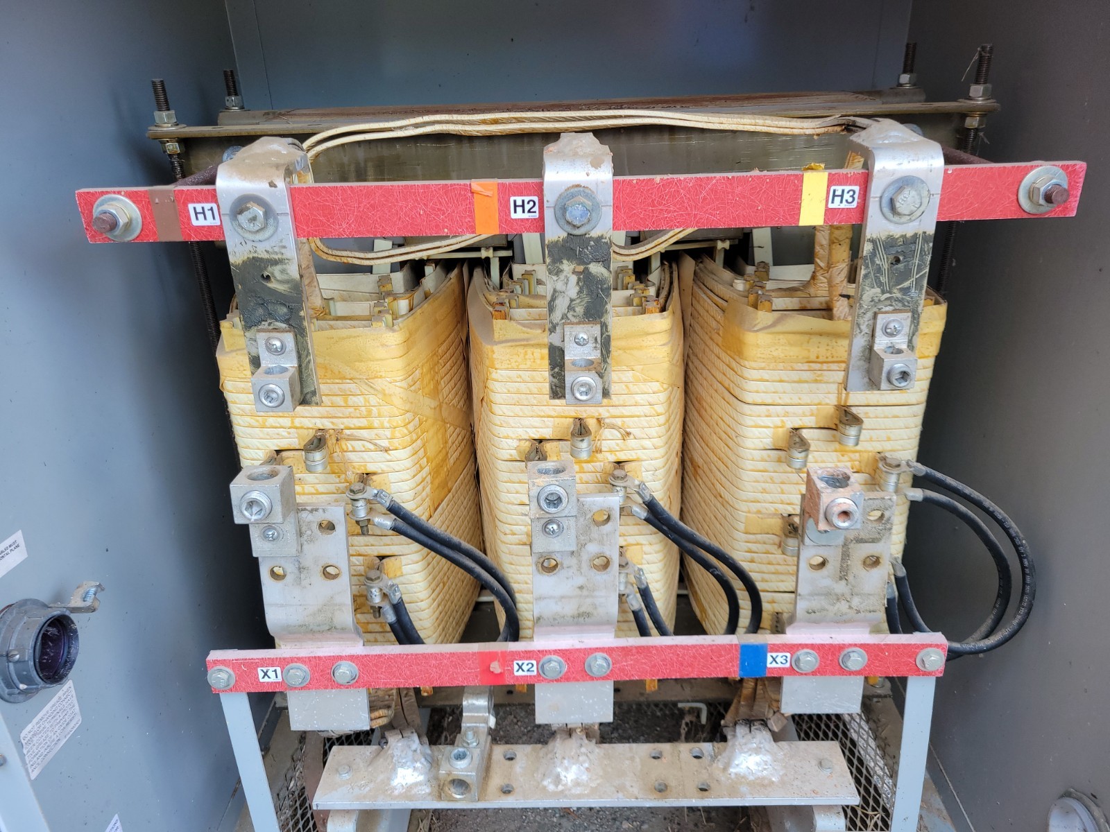 300 KVA 480 Delta Primary, 208Y/120 Secondary, Eaton #V48M28T33EE, Dry Type Transformer, 3 phase, 3R - Image 4