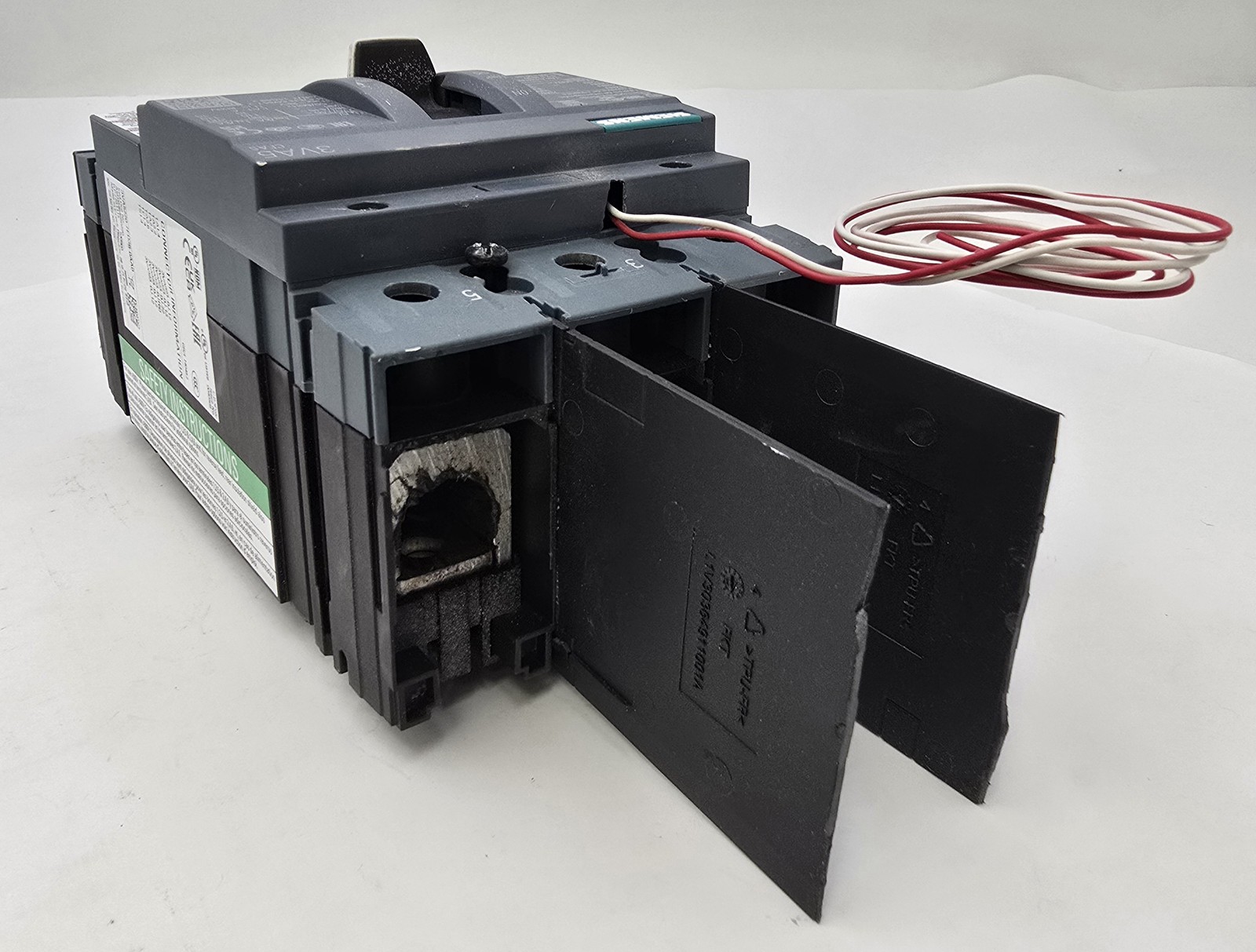 200 Amps, Siemens #3VA5220-7ED36-0AA0, Circuit Breaker, Shunt Trip, 3P, 600 Volts - Image 7