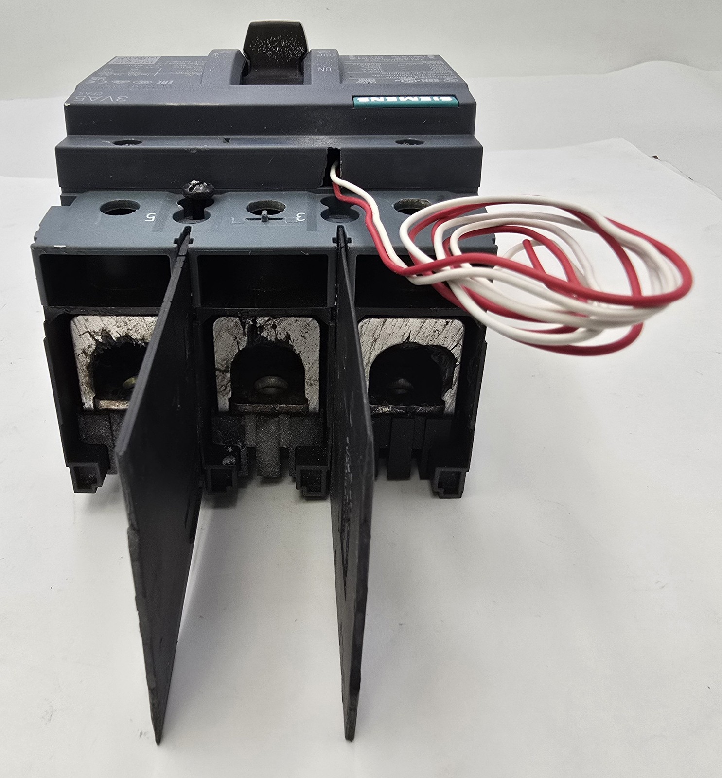 200 Amps, Siemens #3VA5220-7ED36-0AA0, Circuit Breaker, Shunt Trip, 3P, 600 Volts - Image 8