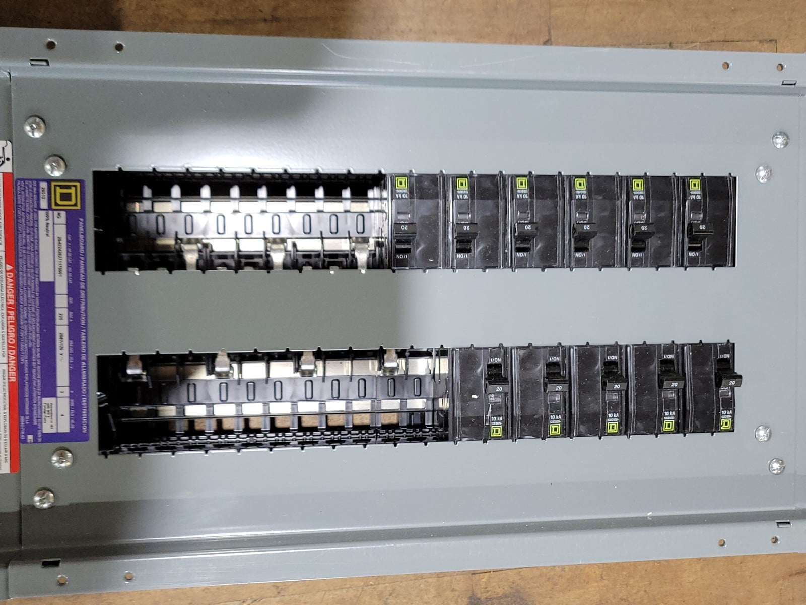 225 Amp. Square D #NQ, Panelboard Interior, 208Y/120 Volts, 3 phase, 4W, 42 Space, w/ (11) QOB220, QBL32225 - Image 3