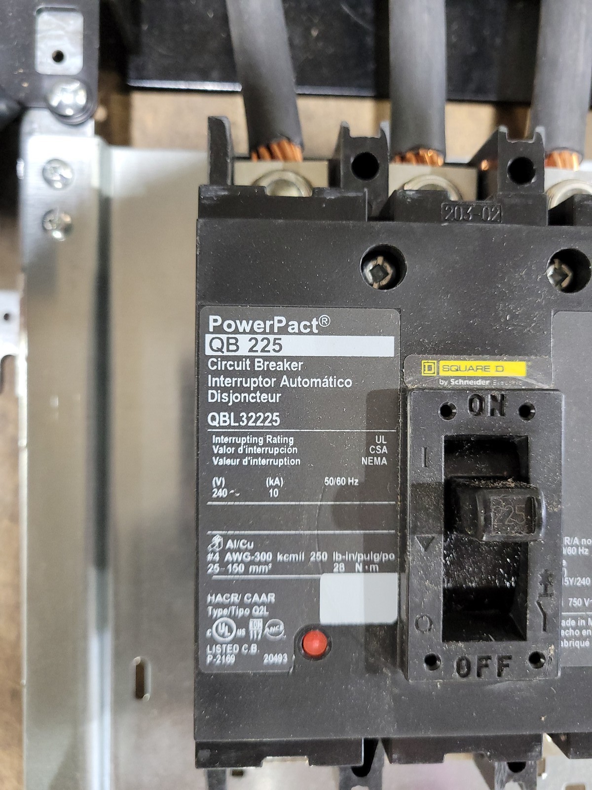 225 Amp. Square D #NQ, Panelboard Interior, 208Y/120 Volts, 3 phase, 4W, 42 Space, w/ (11) QOB220, QBL32225 - Image 7