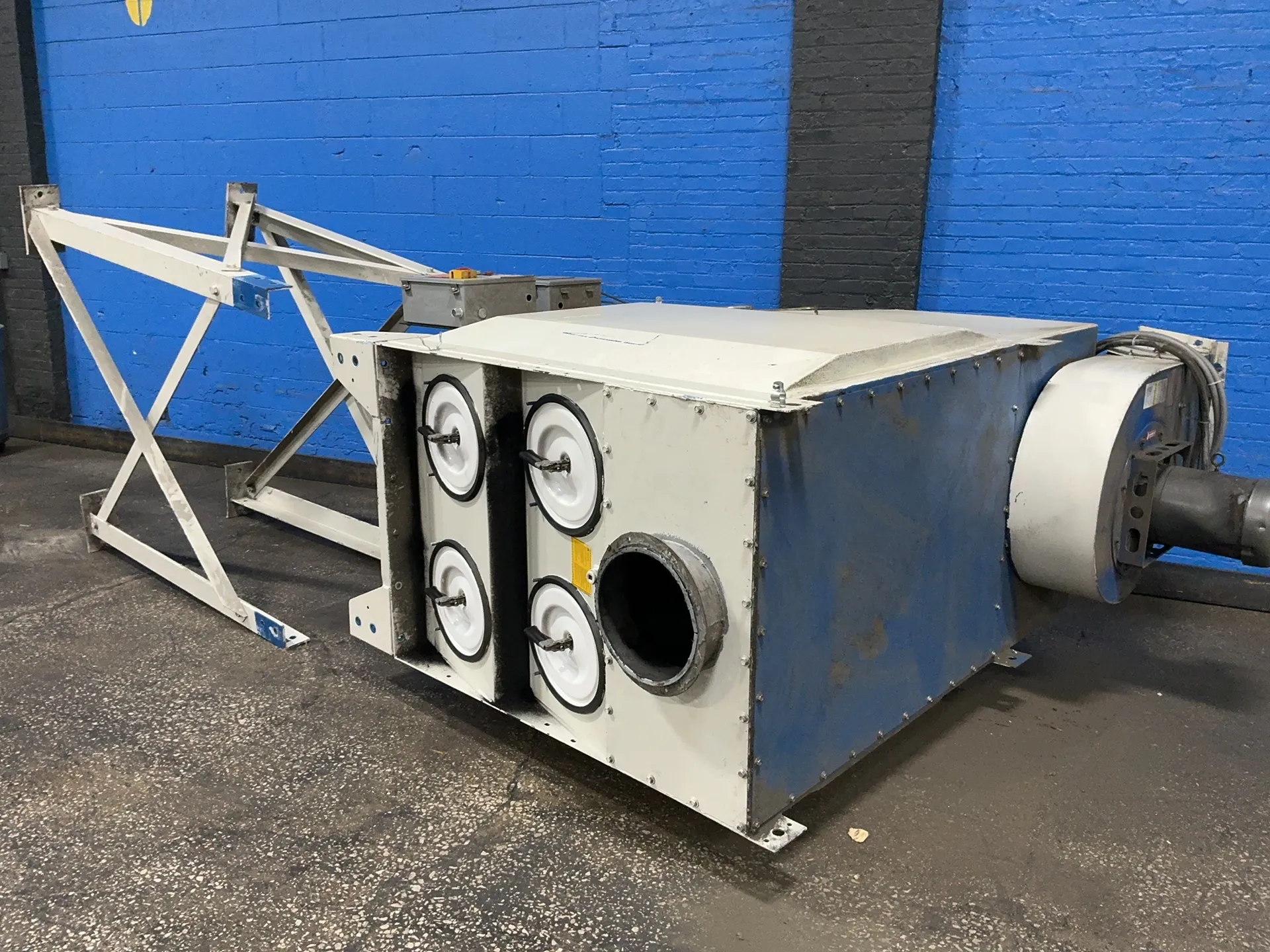 Donaldson Torit, dust collector, 7.5 HP, stand, 208-230/460 V., 2004 - Image 2