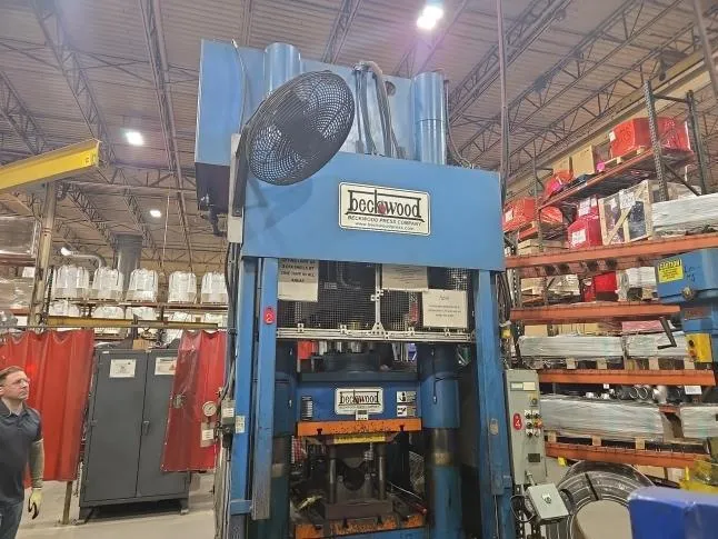 800 Ton, Beckwood #800-30-38, 4 post hydraulic press, 30" x 38" bed, 12" stroke, 11" shut height, 23" - Image 4