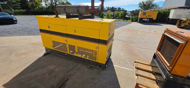 60 KW Generac, NG/LP generator set, 7.4L GM, 277/480 Volts, 3 phase, enclosure, 70 hours - Image 2