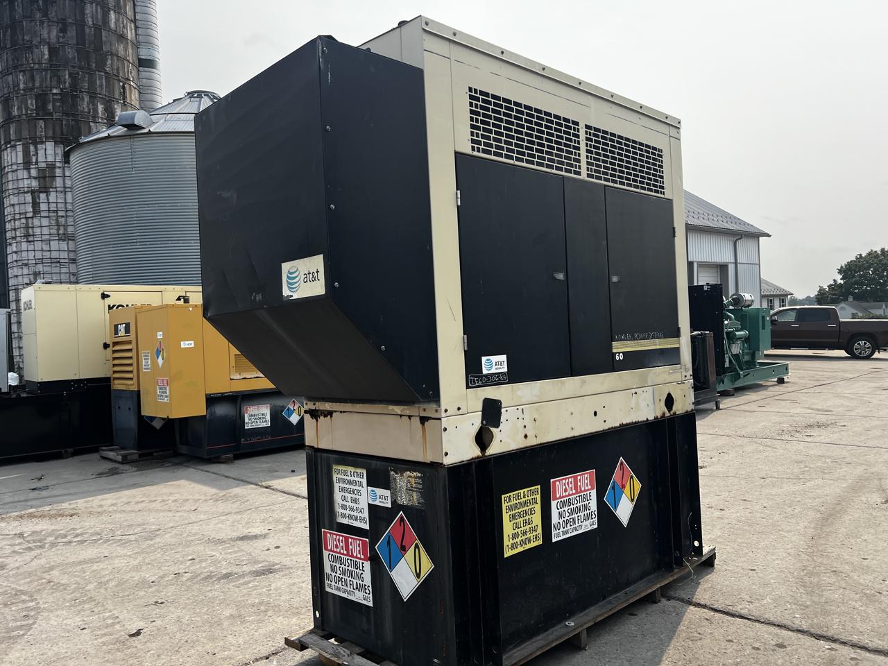 60 KW Kohler, generator set, sound attenuated enclosure, base fuel, 4.5 liter John Deere engine, 584 hours - Image 4