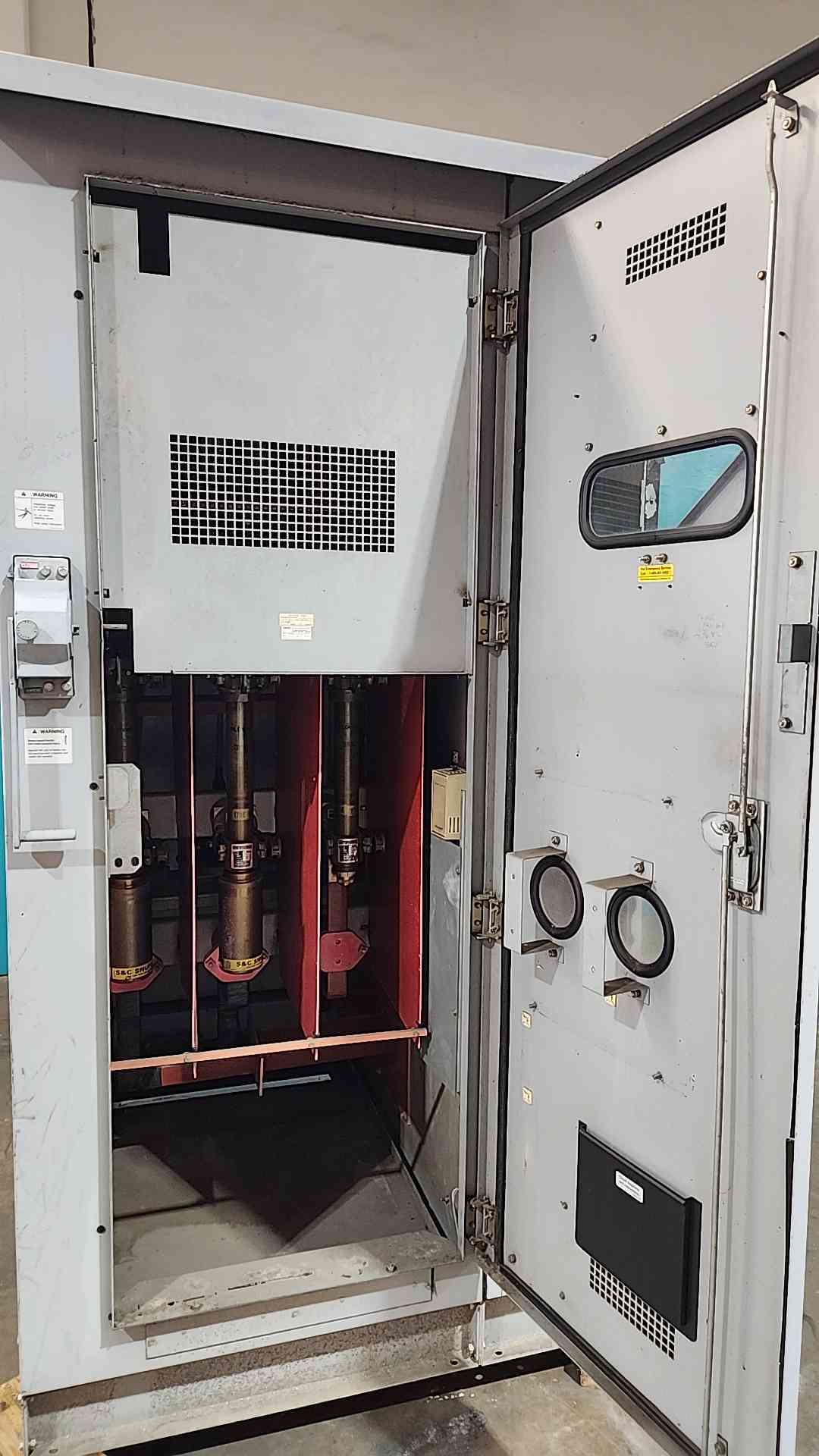 600 Amps, Siemens Type QR, metal enclosed outdoor switchgear, 15 KV - Image 4