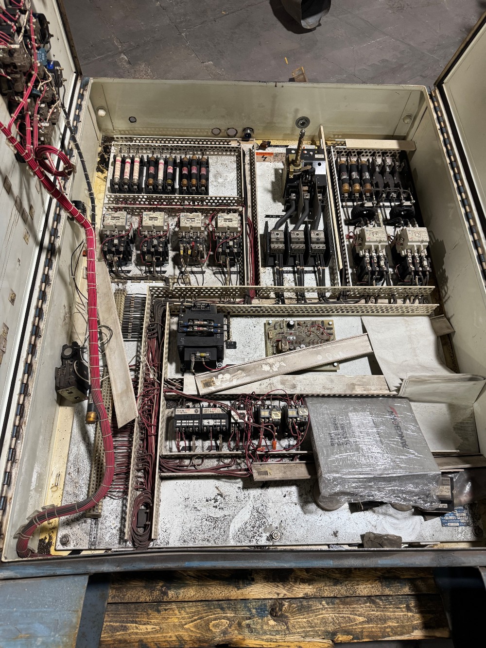 12 cu.ft. Pangborn #12GN-M Rotoblast Machine, spinner hanger shot blast machine - Image 7