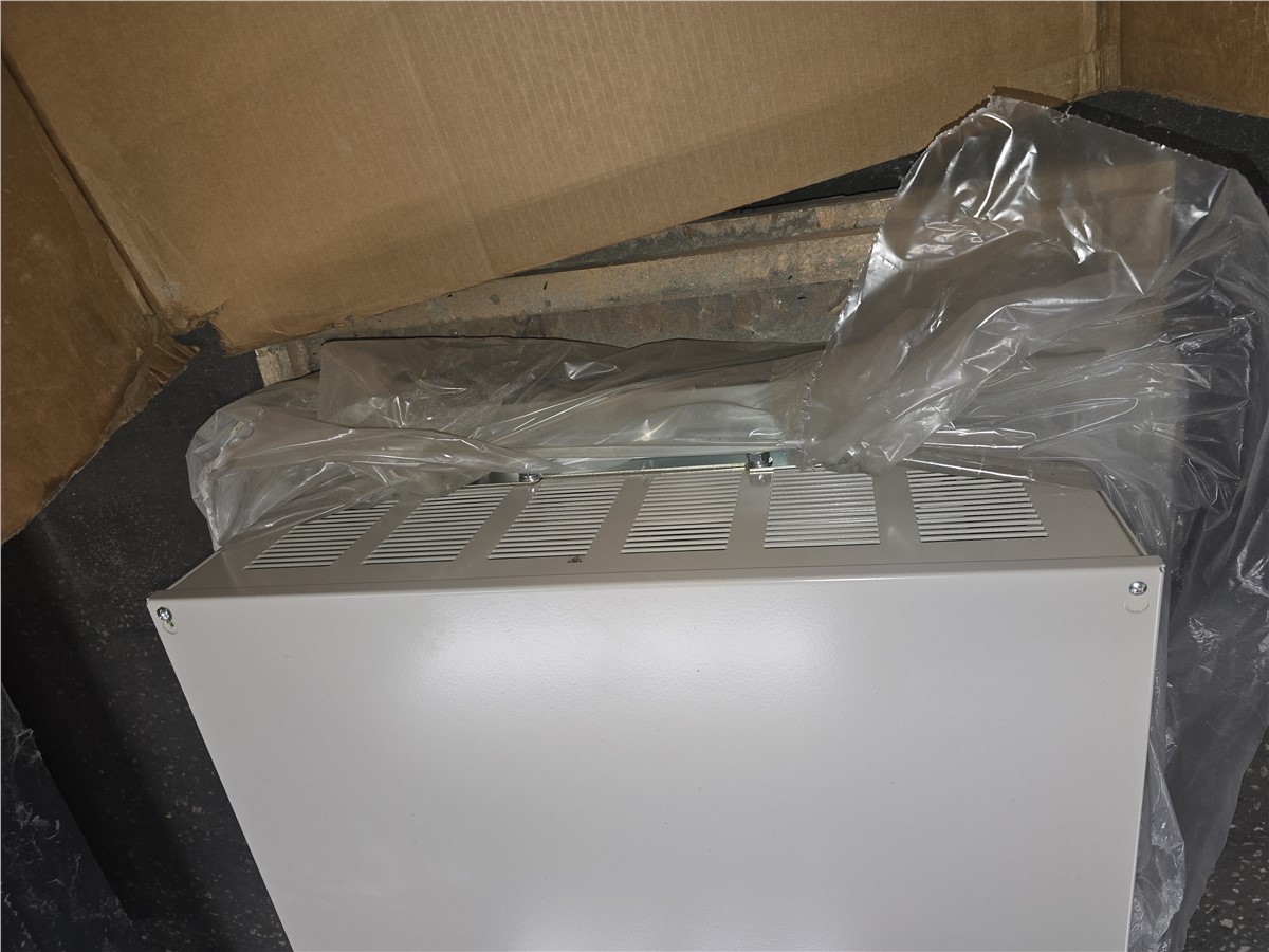 500 HP Yaskawa #CIMR-AU4A0675UAA, A1000 AC drive, 675 amps, 480 Volts, 3 phase - Image 2
