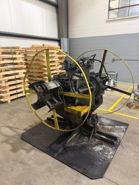 5000 lb. El-Met, double end uncoiler, 10" width, 62" outside dimensions, 16"-20" ID, powered mandrel - Image 1