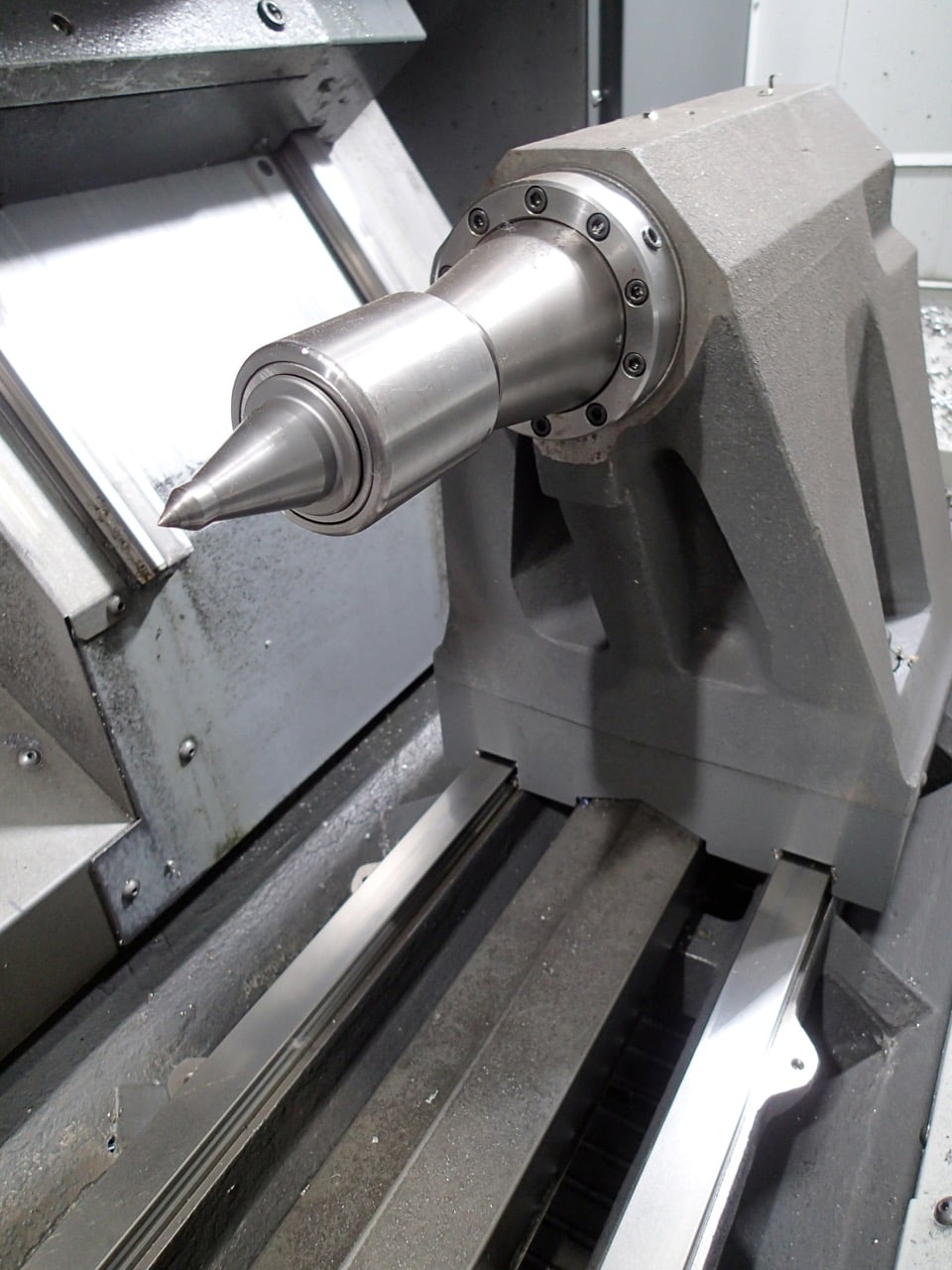 Haas #ST-35, CNC lathe, 21" swing, 32.5" centers, 12" chuck, 4" bar, A2-8, 3200 RPM, 40 HP, 12 station - Image 8