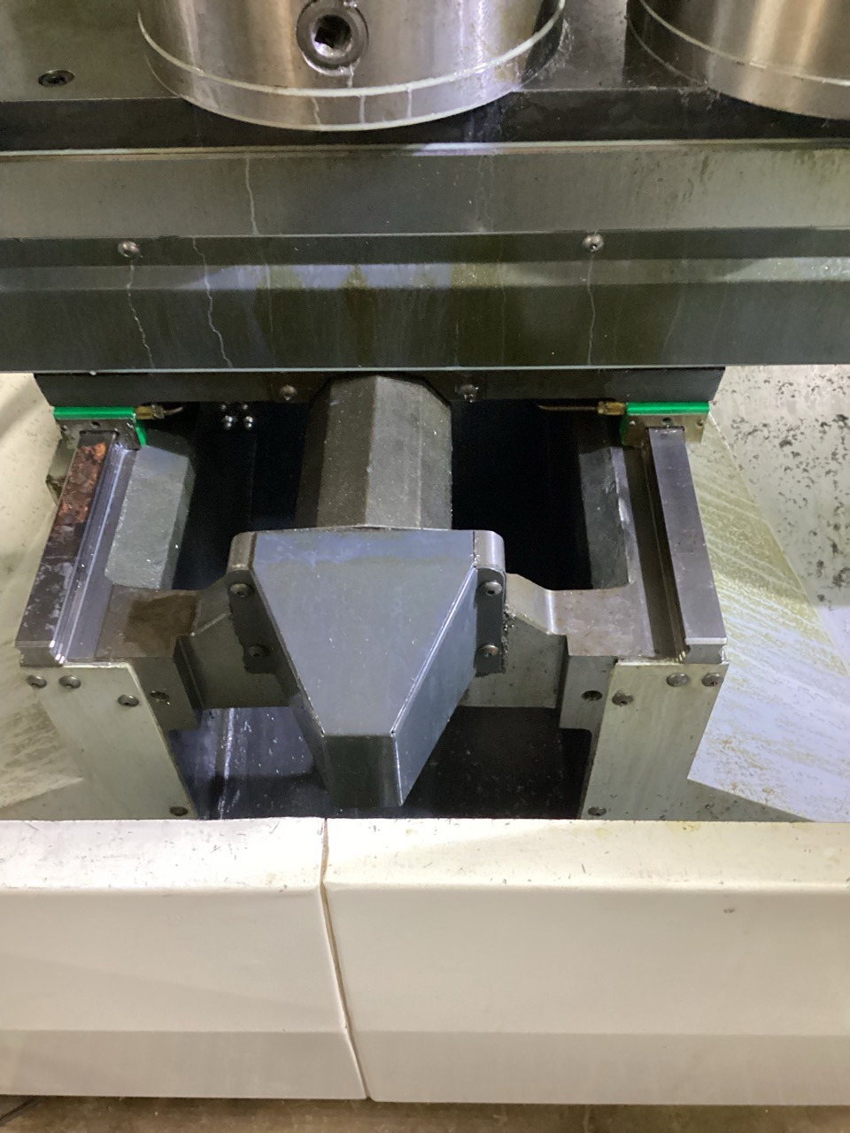 Haas #TM-1P, CNC tool room mill, 30" X, 12" Y, 16" Z, 47.75" x 10.5" table, 6000 RPM, 7.5 HP, CAT 40, 10 - Image 8