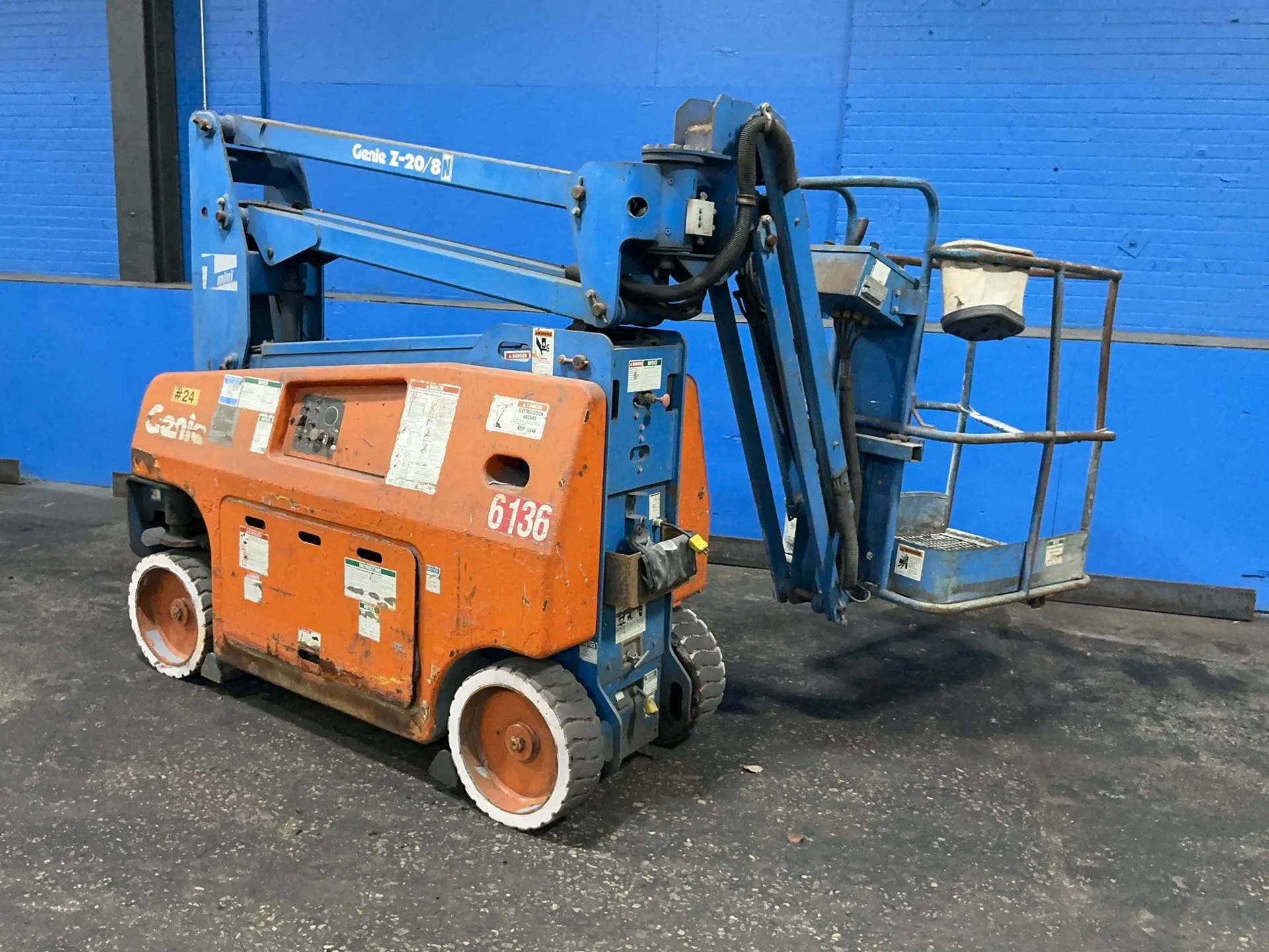 400 lb. Genie #Z-20/8N, boom lift, 30" x 24" x 44" platform, 48 V., 1997 - Image 2