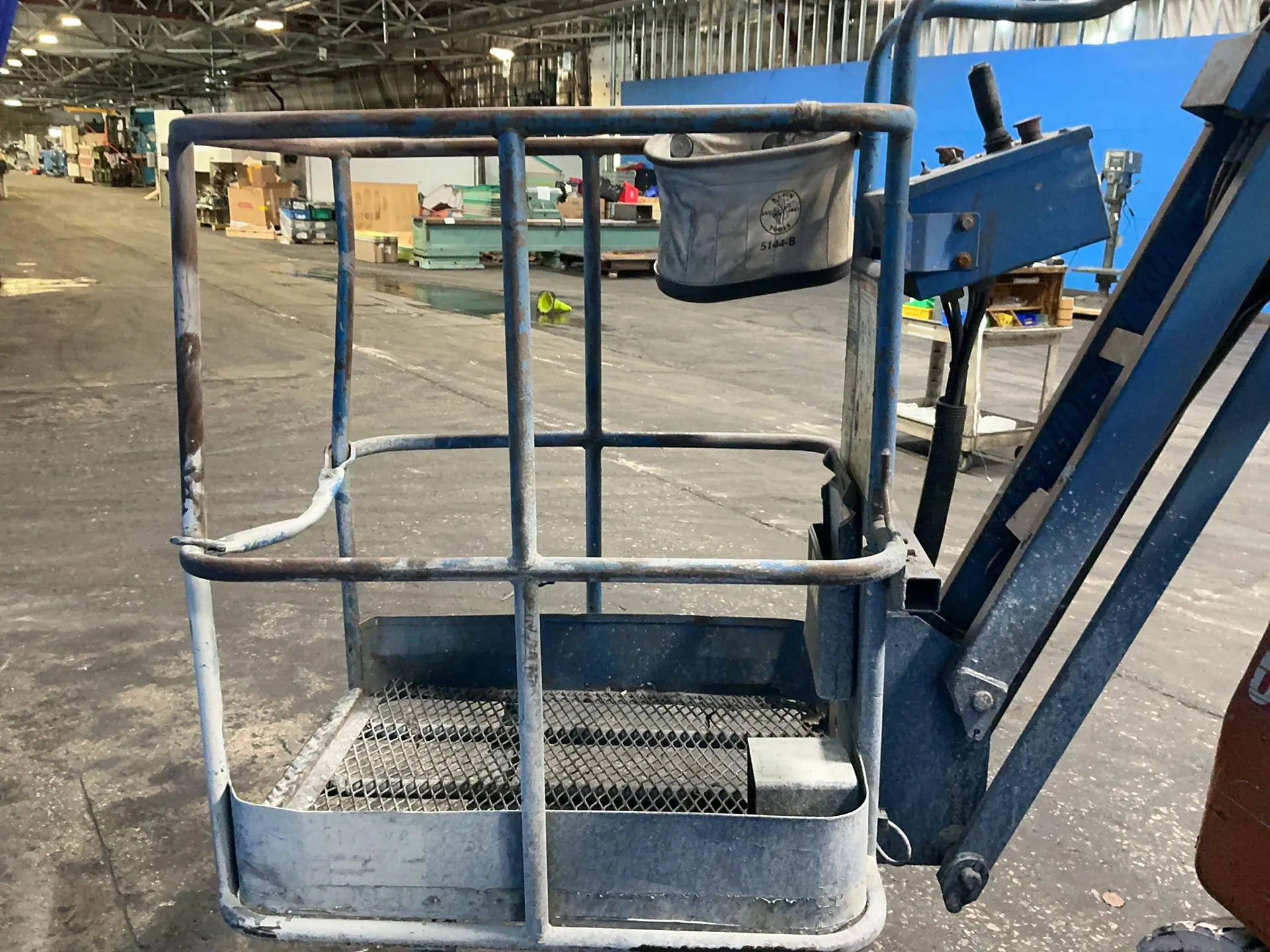 400 lb. Genie #Z-20/8N, boom lift, 30" x 24" x 44" platform, 48 V., 1997 - Image 5