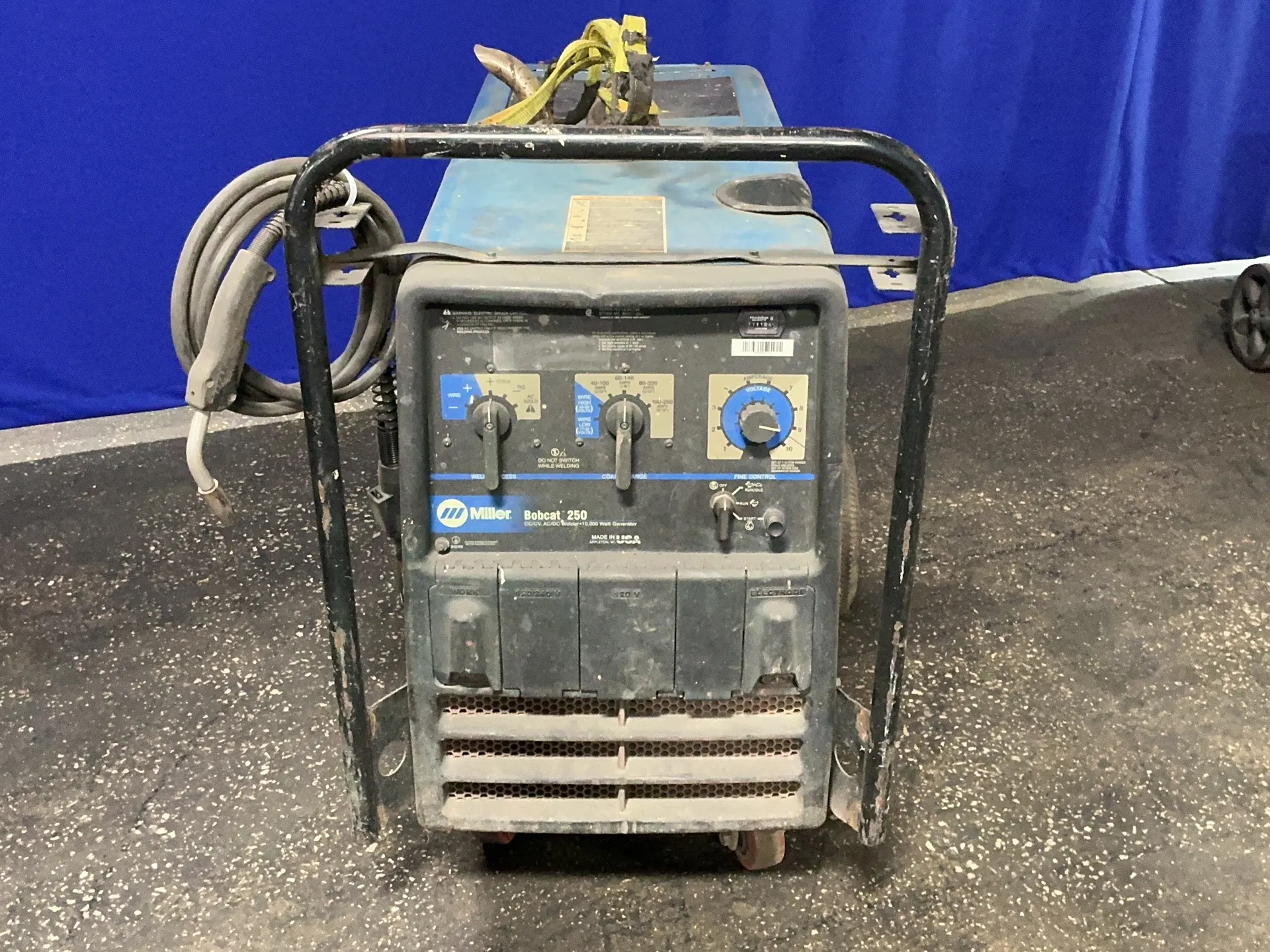 Miller #Bobcat-250, welder/generator, 250 Amps, 10,000 width generator, 10 KW, 1/60/120/240 - Image 2