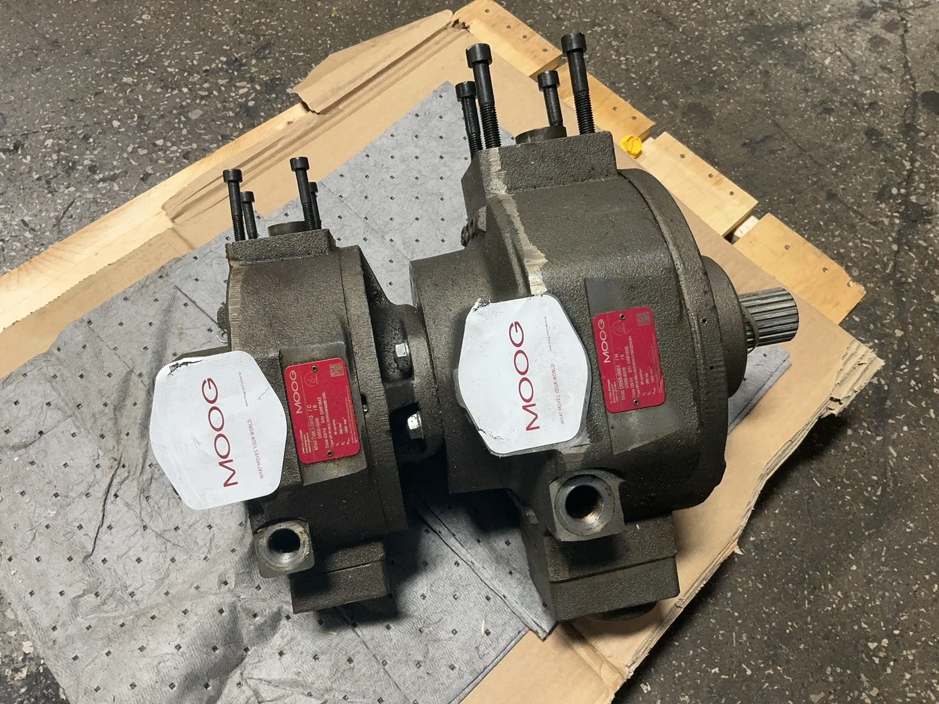 Moog #D953-0013/D955-0001, radial piston pump, 280 bar, 1800 RPM, 2014 - Image 4