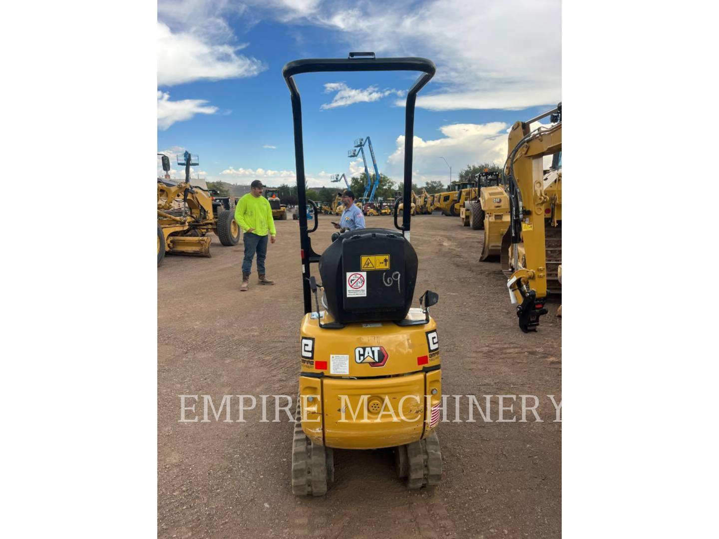 Caterpillar 300.9D, 131 hours, S/N: LJ202170, 2023 - Image 4
