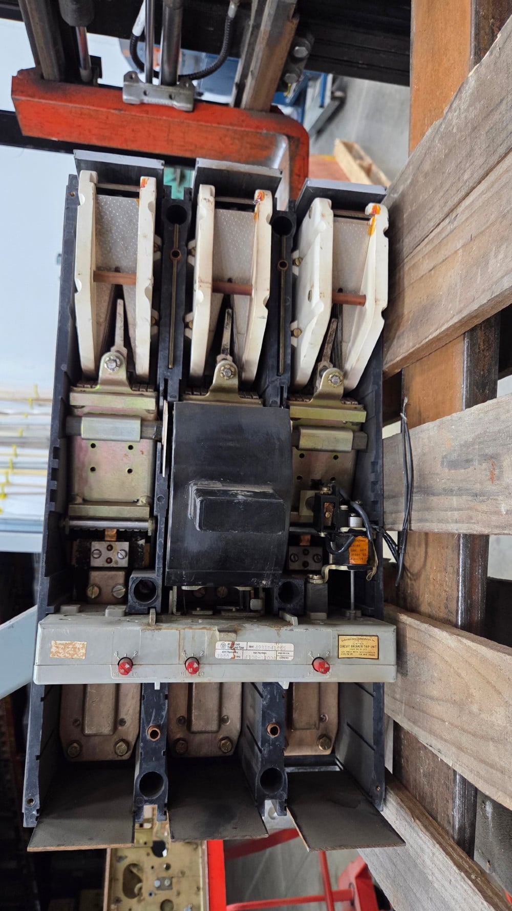 3000 Amps, Westinghouse, PB33000, with rear stabs - Image 2