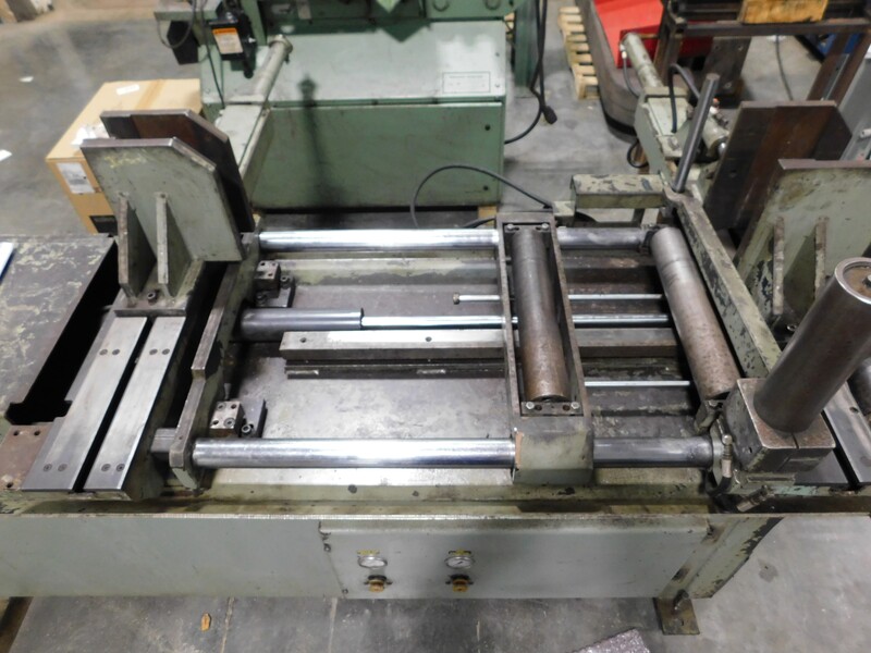 18" x 20" Hyd-Mech #V-18A, automatic vertical bandsaw, 1.25" x 14' 11" blade, 65-385 FPM, hydraulic tilt - Image 6