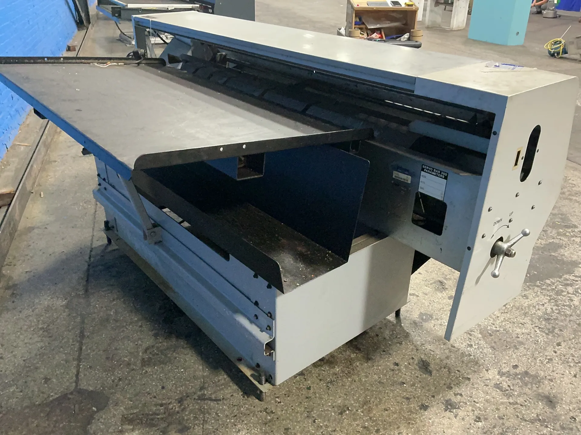 Haas #BAR-300, servo bar feeder, 62" capacity, 2003 - Image 5