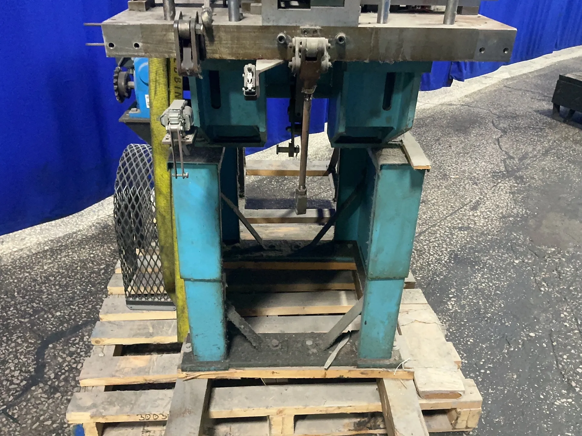 8 Ton, Multipress #W4R87M, press, 14" x 27" table, 1930 PSI, 7.5 HP, 1745 RPM, 460 V. - Image 3