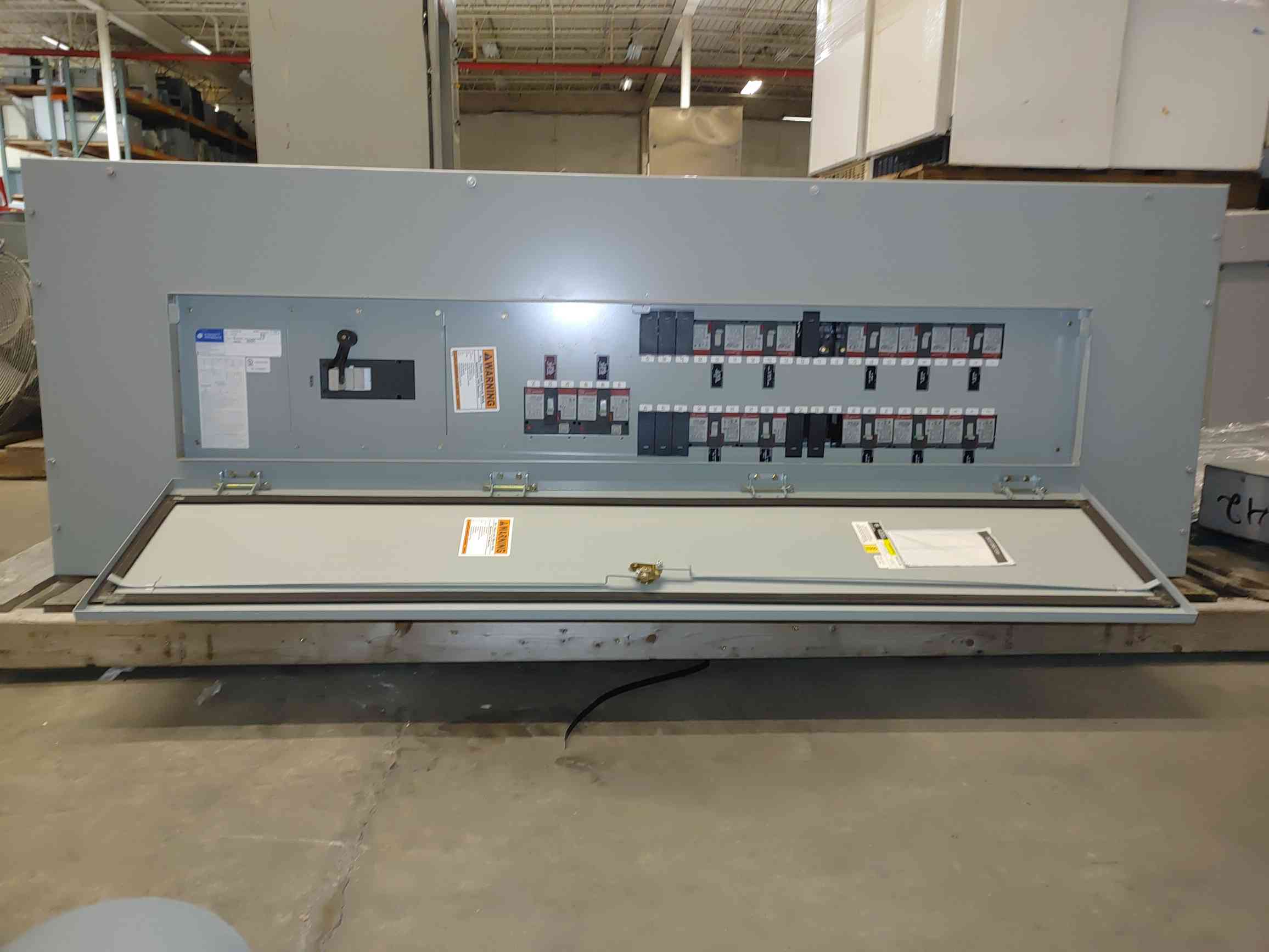 800 Amp. General Electric A-Series II, ADP3428KBX, panelboard, 480 Volts, 3 phase, 3 wire, w/ 800A main, (9) - Image 1