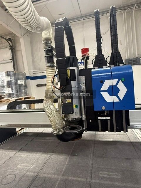 AXYZ #Trident-4010, CNC Router, 10-position ATC, high frequency spindle, 3 cutting heads, vacuum table, 10 - Image 4