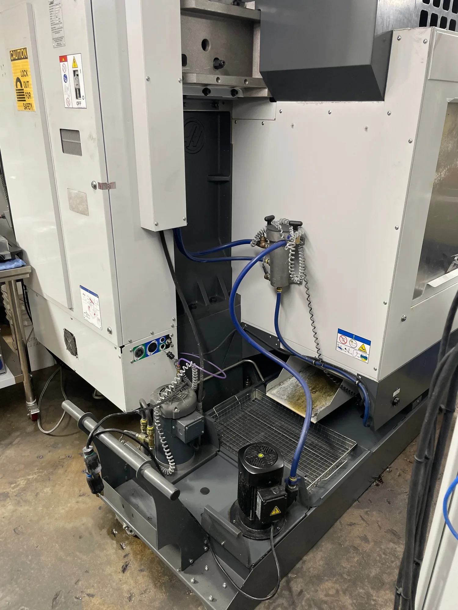 Haas #VF-2, CNC Vertical Machining Center, 30" X, 16" Y, 20" Z, 36" x 14" table, 20 HP, 8100 RPM, 20 - Image 5