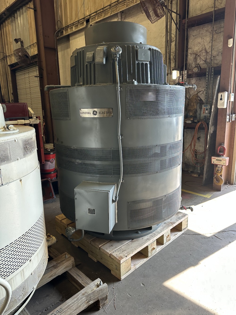ge HP - RPM 600hp 720rpm 2300/4000v 8446py36 (shaft matches 6810pa) wp2 - Image 2