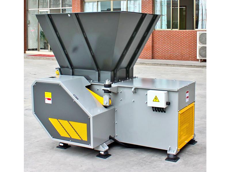 Genox #V600, single shaft shredder, 48" x 43" hopper, 9" rotor diameter, 25 HP, shock absorbing gearbox - Image 3