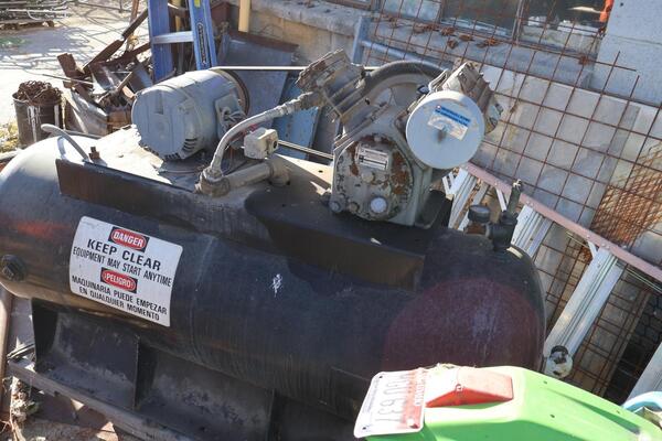 17.3 cfm, 175 psi, Ingersoll-Rand #242-5D-T30, reciprocating air compressor, 5 HP, 80 gallon, 230/460 V., 3 - Image 3