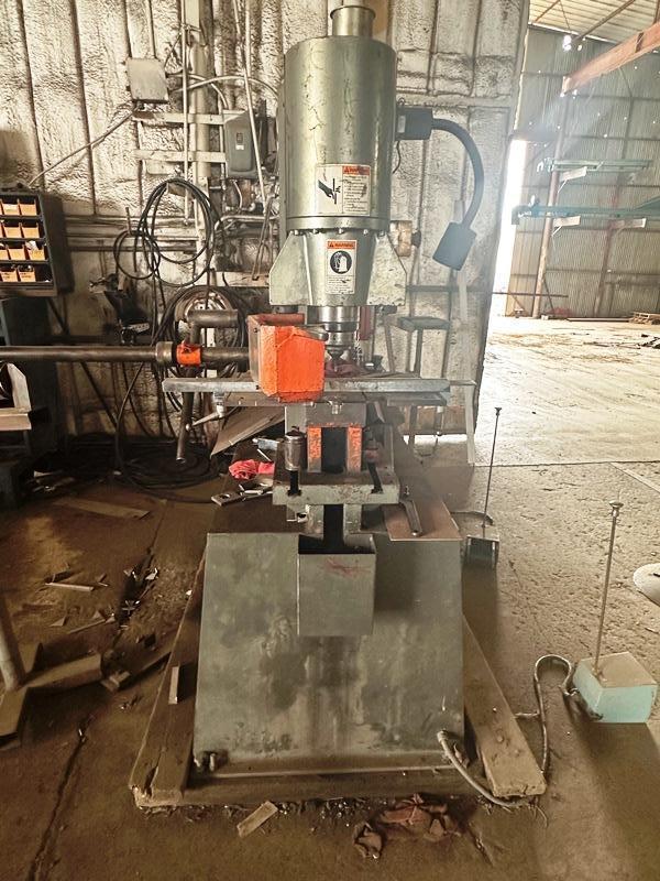 3-1/2" x 3-1/2' " x 3/8" Armstrong, Blum Marvel Spartan #IW66D, ironworker, 66 ton, 2004 - Image 4