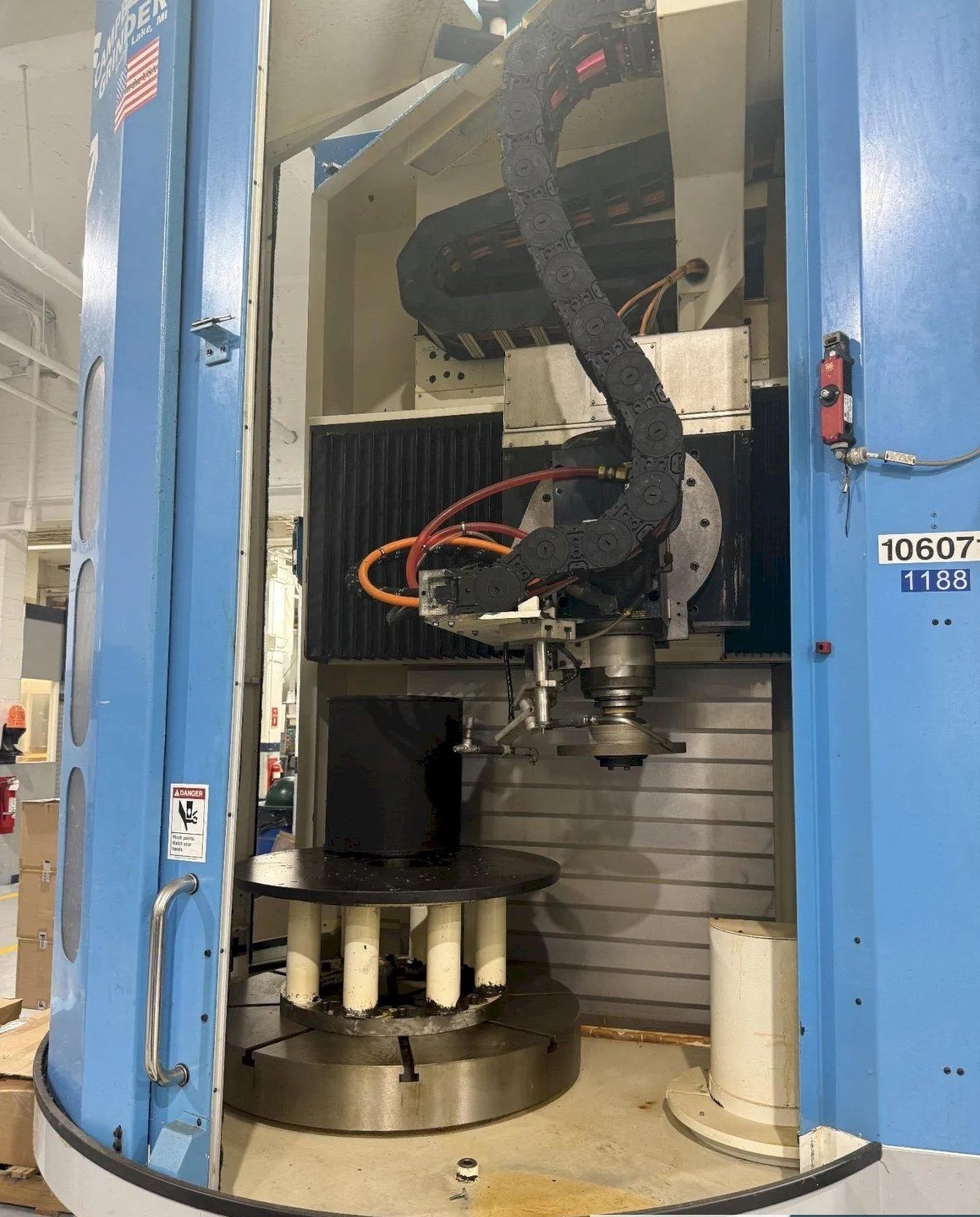 Campbell #750-36-36-36/42, CNC vertical grinder, Fanuc 31iA, coolant filtration unit, chiller, 2016 - Image 5