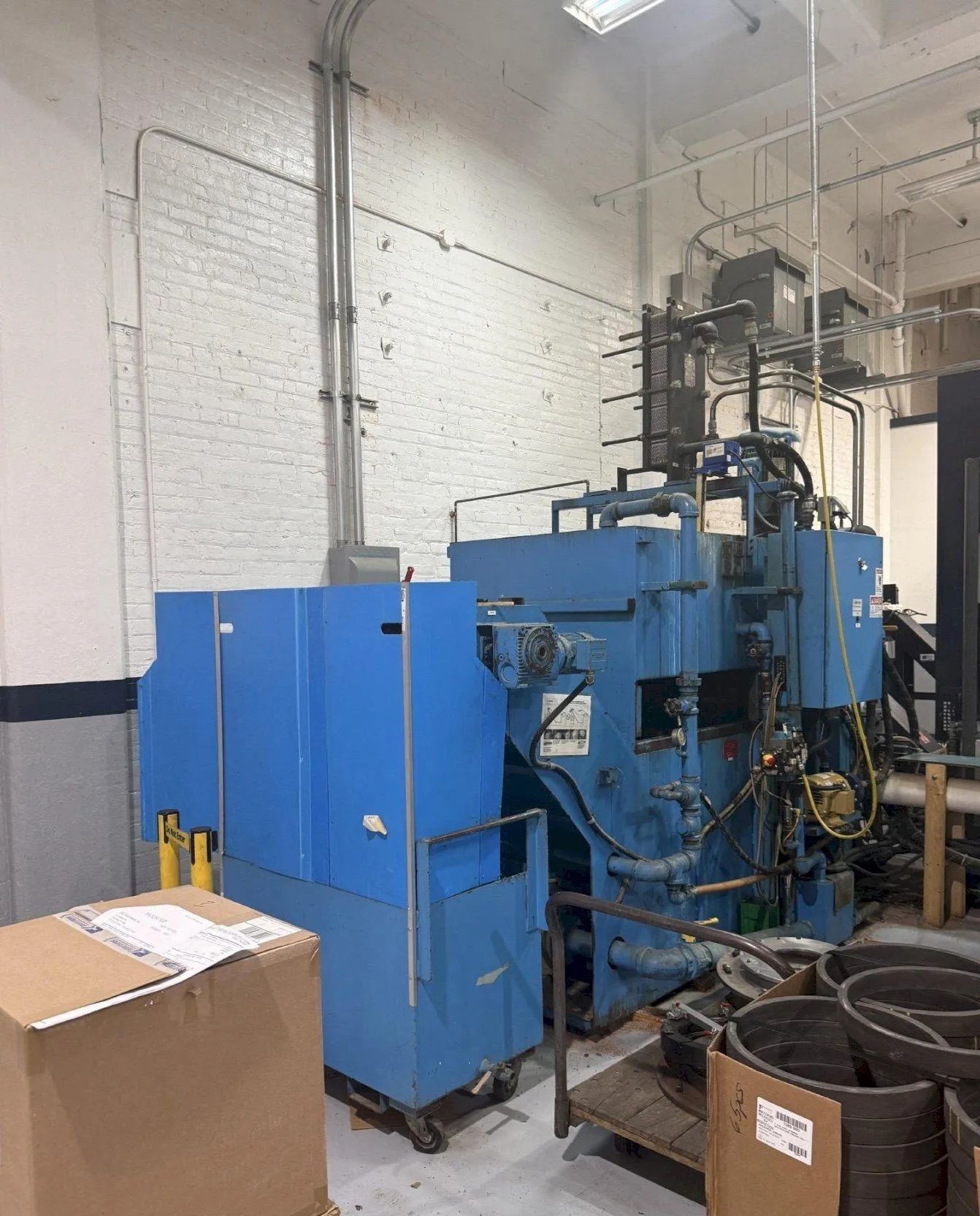 Campbell #750-36-36-36/42, CNC vertical grinder, Fanuc 31iA, coolant filtration unit, chiller, 2016 - Image 10