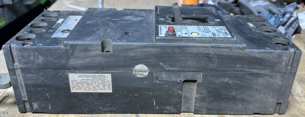 200 Amps, Fuji Electric, SGa202AY-T, Earth Leakage Circuit Breaker, 3-Pole, 460 VAC, 30mA, Adjustable Time - Image 1