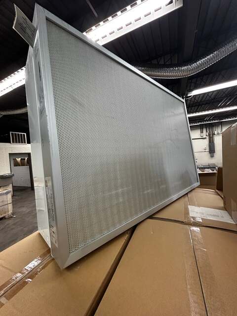 Terra Universal #6601-23-U, WhisperFlow ULPA Fan Filter Unit, 2' x 3', Powder-Coated Steel, 120 V., 1 Ph., 60 - Image 2