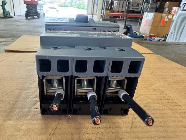 60 Amps, Siemens #3VA5260-6ED31-0AA0, Molded Case Circuit Breaker, 3 Pole, Frame 250H, TM210 Thermal Magnetic - Image 3