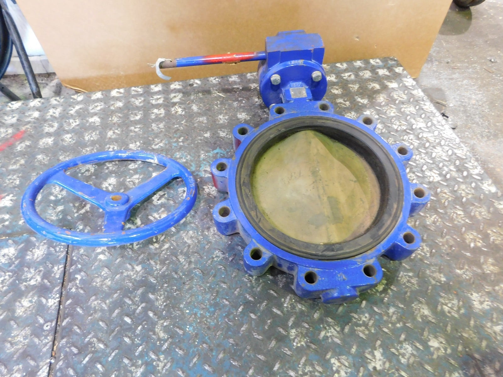 10" Tyco Keystone, Lug Butterfly Valve, 250#, DI Body, AL Brnz, w/ actuator, NEW - Image 1