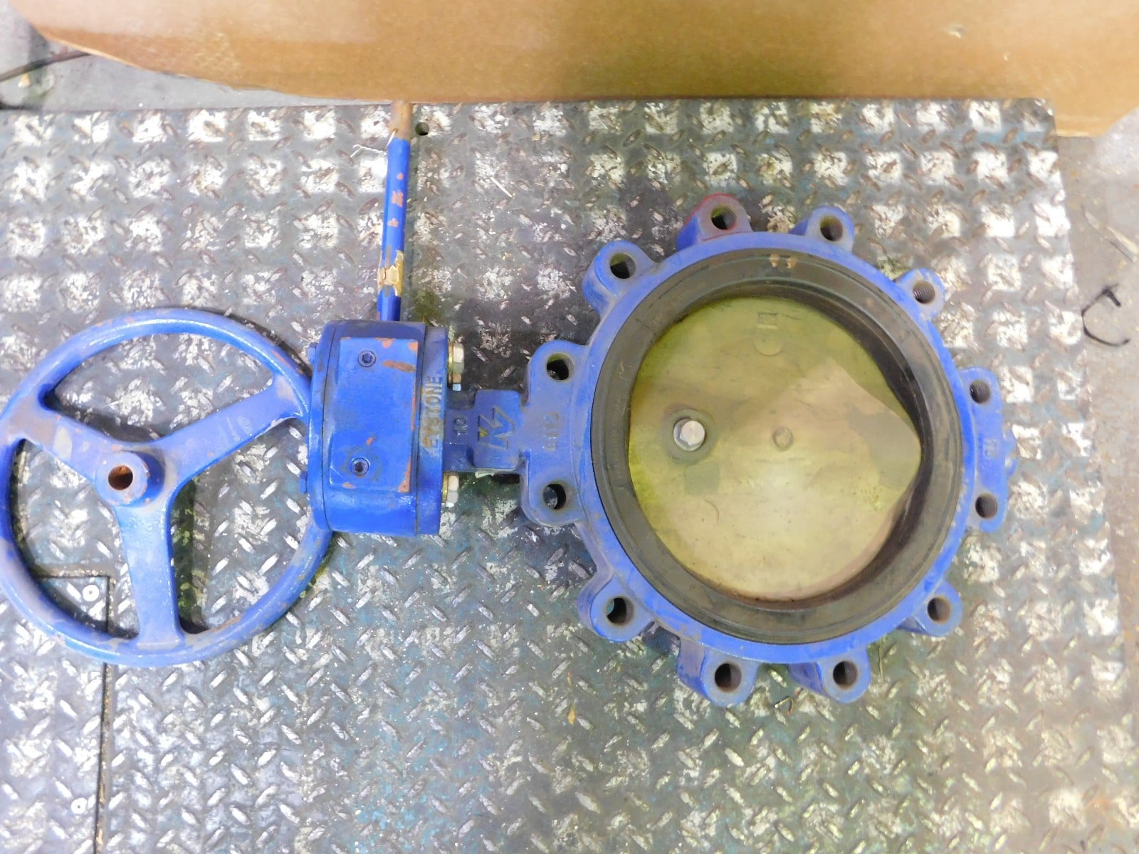 10" Tyco Keystone, Lug Butterfly Valve, 250#, DI Body, AL Brnz, w/ actuator, NEW - Image 3