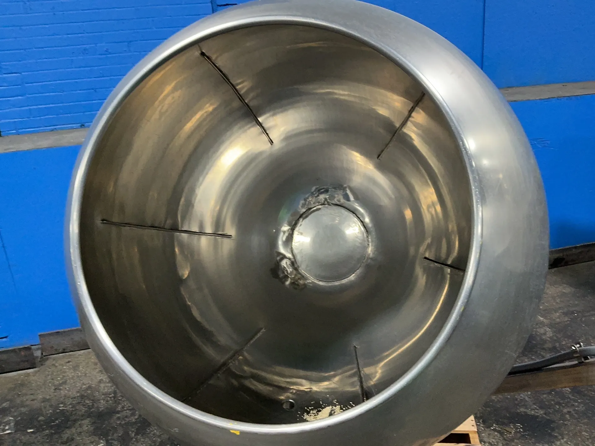 27" diameter coating pan machine, #MXRBLD03, Yaskawa V1000 drive, 600 V. - Image 3
