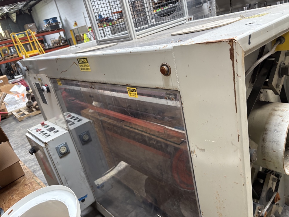 Plastics Extrusion Machinery PEM, 4 belt smooth belt puller - Image 2