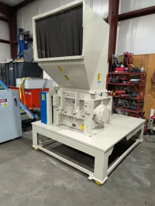 28" x 21" Cumberland #28B-3KN, Granulator, 75 HP AC motor, 3 rotor knives, 2 bed knives, 0.38" screen, 5 HP - Image 3