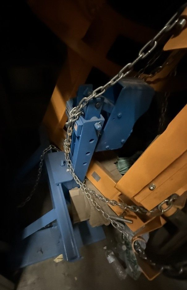 Morse #MORSpeed-288-1, Forklift Drum Lifter, 1,500 lb. capacity, automatic rim-grip jaws, fork pocket mount - Image 3