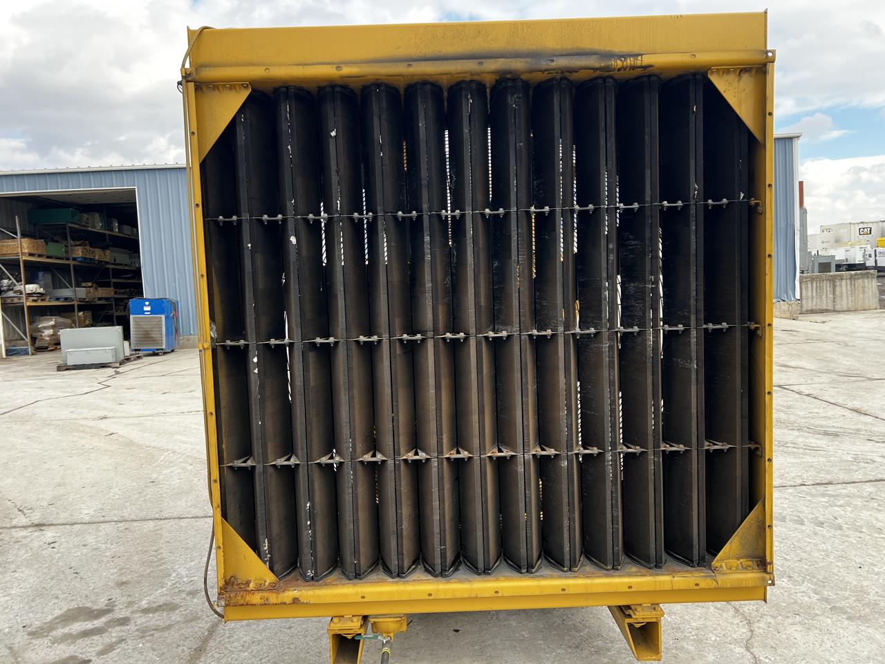 900 KW Caterpillar #SR-4, diesel generator set, 120/208 Volts, 3 phase, 1337 HP @ 1800 RPM, 3508-DITA engine - Image 3