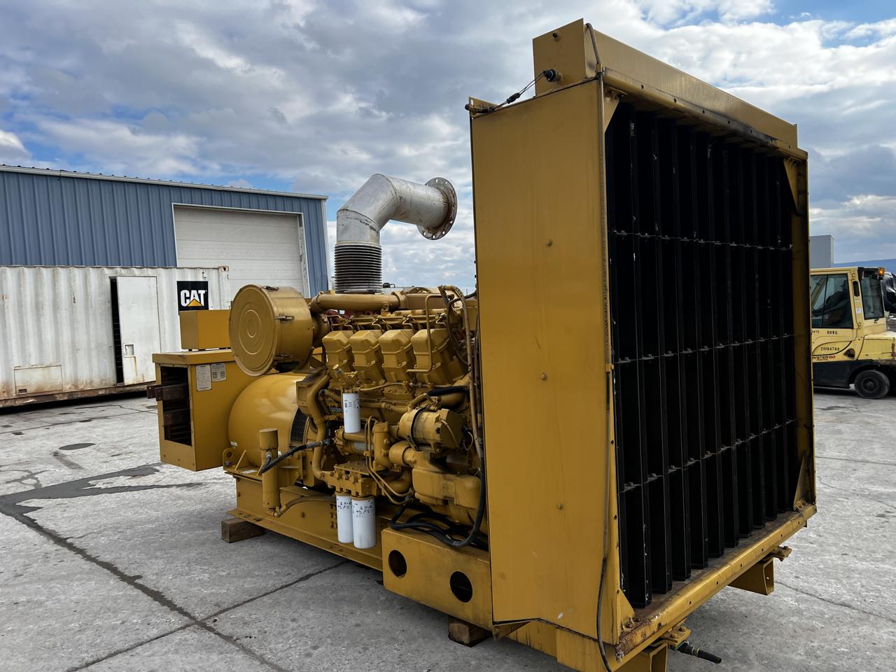 900 KW Caterpillar #SR-4, diesel generator set, 120/208 Volts, 3 phase, 1337 HP @ 1800 RPM, 3508-DITA engine - Image 4