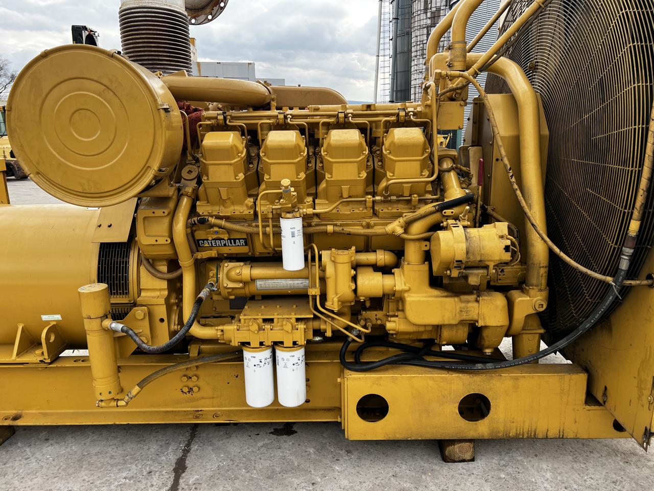 900 KW Caterpillar #SR-4, diesel generator set, 120/208 Volts, 3 phase, 1337 HP @ 1800 RPM, 3508-DITA engine - Image 7