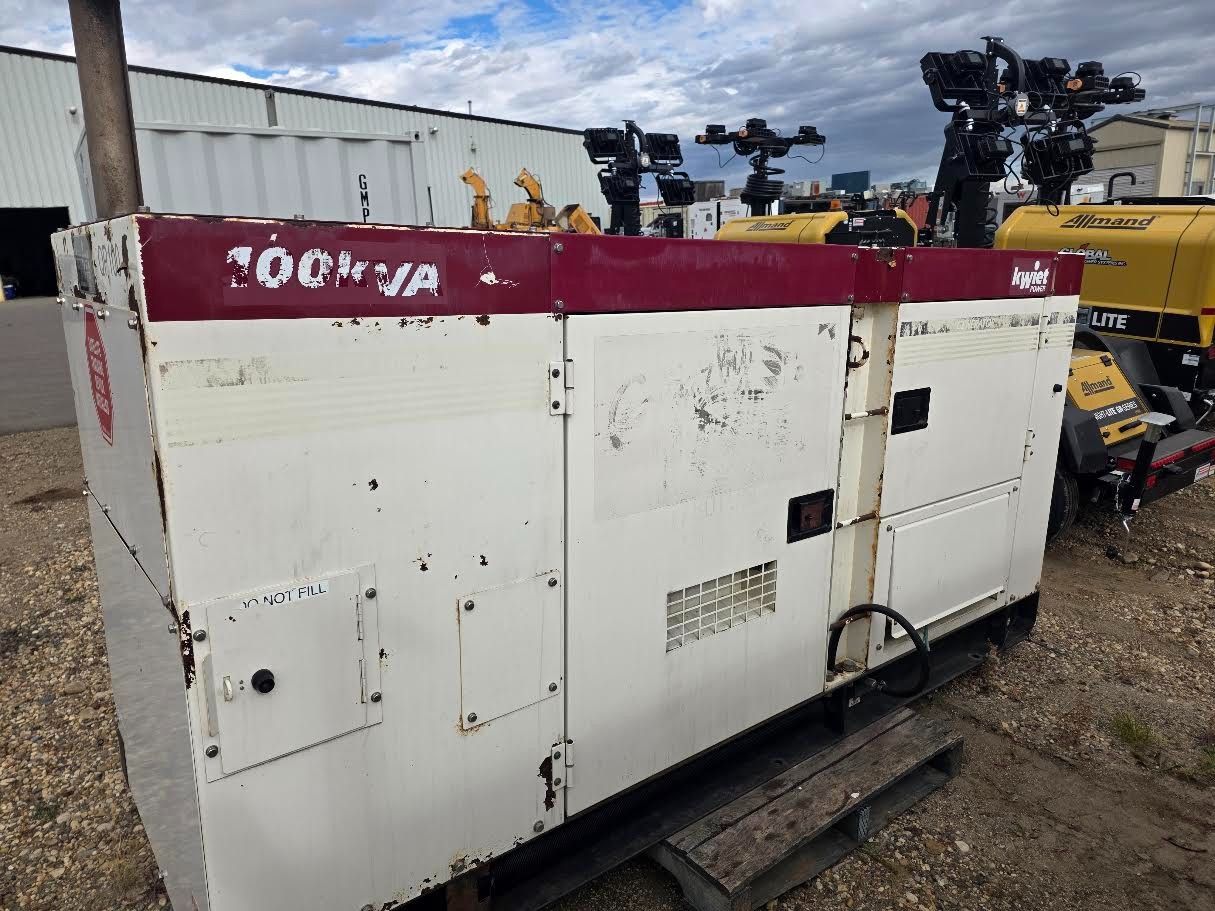 80 KW Shindaiwa #DGK100B, diesel generator set, 100 KVA, 240/480 Volts, 3-phase, 150 HP, Isuzu EE-6BG1T engine - Image 2