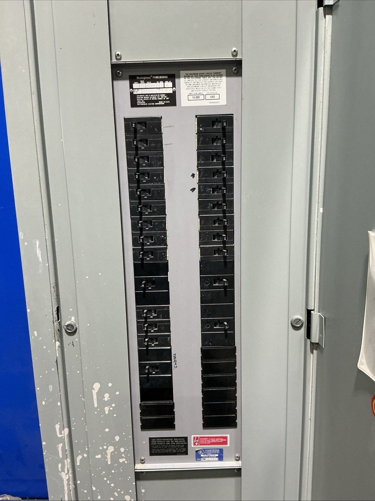 400 Amp. Westinghouse DA72087, MLO Panelboard, 480Y/277 Volts, 3 Phase, 4 Wire, no lock - Image 7