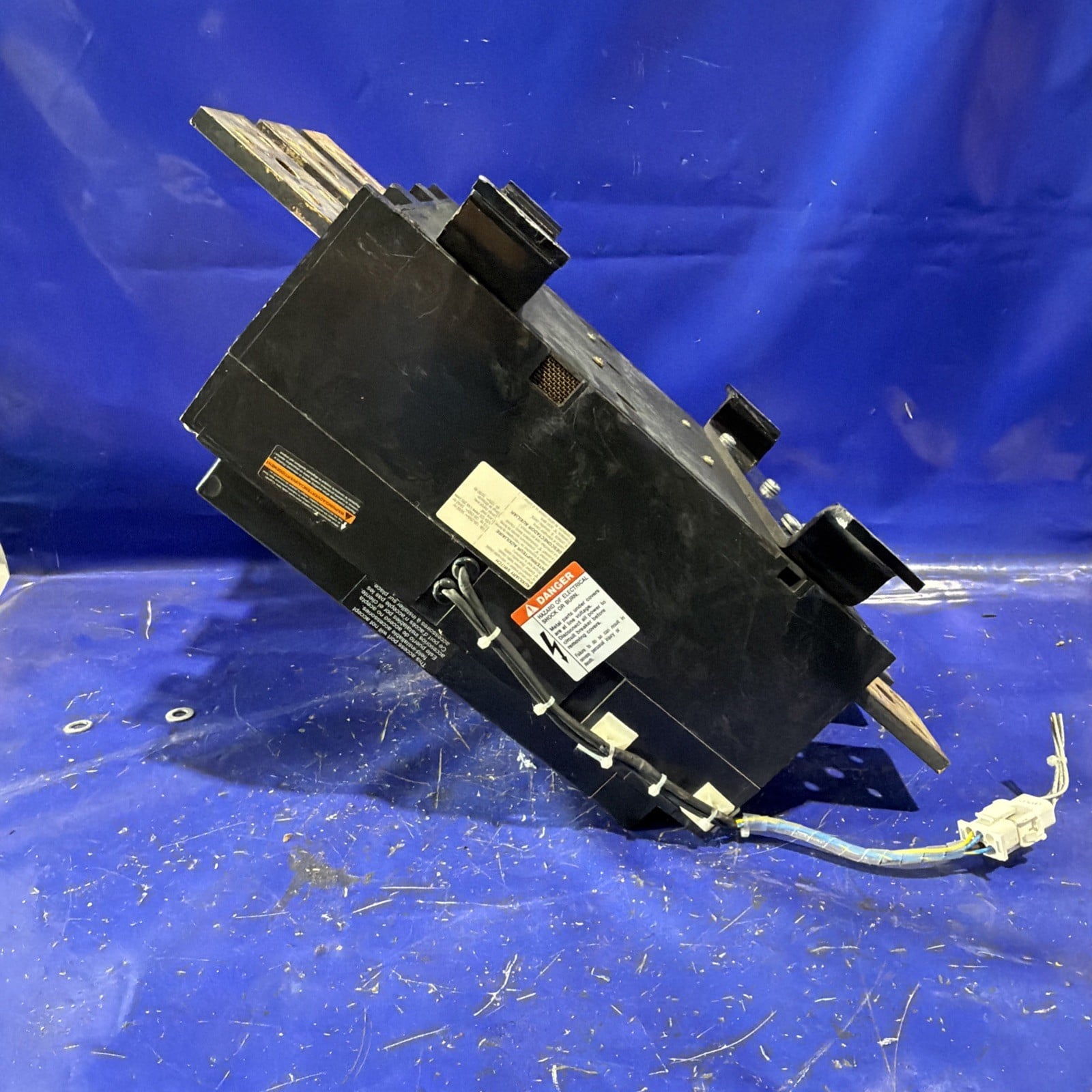 1600 Amps, Square D #PAF361600DC1625, bolt-on molded case circuit breaker, 600 Volts, 3 Pole - Image 4
