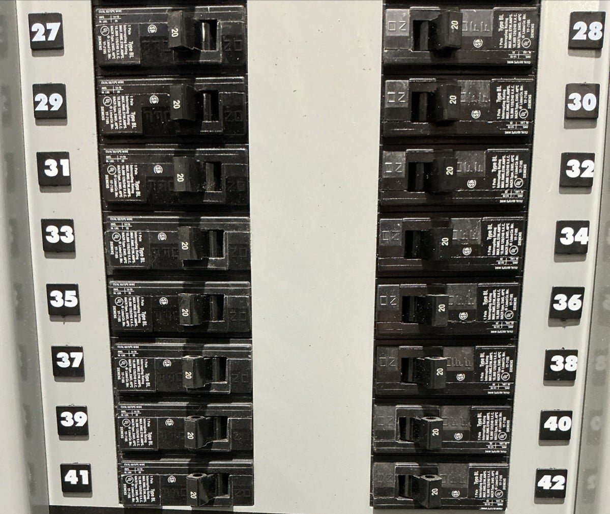 250 Amp. Siemens S1C42ML250CTS, MLO Panelboard, 208Y/120 Volts, 3 Phase, 4 Wire - Image 6